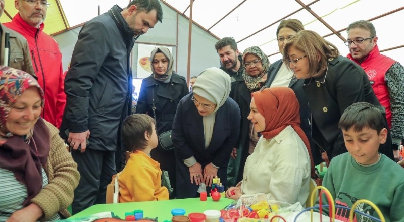 Emine Erdoğan, BM Habitat İcra Direktörü Sharif ile deprem bölgesine gitti