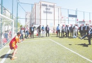 Emine Fevzi Uslu İlkokulu’na halı saha yapıldı