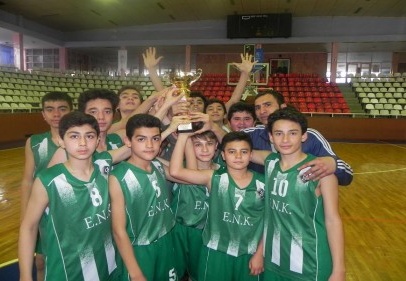 Emine Nakıboğlu, basketbolda şampiyon oldu