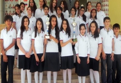 Emine Nakıboğlu öğrencileri yeteneklerini İngilizce sergiledi