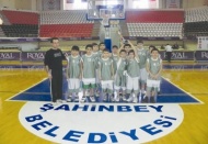 Emine Nakıboğlu’nun küçükleri basketbolda il ikincisi