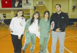 Emine Nakıboğlu’nun yıldız kızları badmintonda il ikincisi