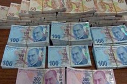 Emir Ali Hanı’ndaki araçtan 1 milyon lira çalındı iddiası