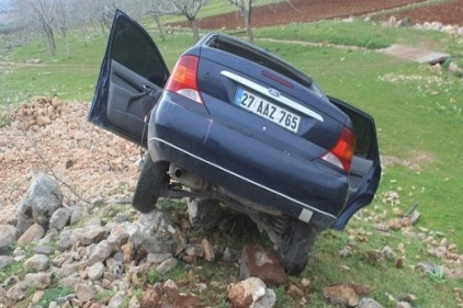 Emniyet kemeri can kurtardı: 3 yaralı