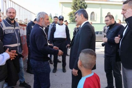 Emniyet Müdürü Zeybek, operasyon bölgesindeydi 