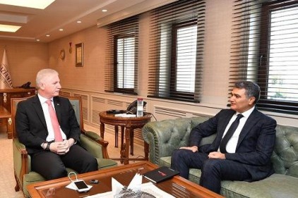 Emniyet Müdürü Zeybek, Vali Gül&#8217;ü ziyaret etti