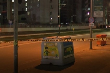 Emniyet önündeki şüpheli poşet fünye ile patlatıldı