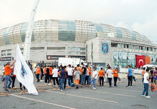 En fazla kapasitesi olan Atatürk Olimpiyat Stadyumu