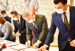 En güzel imzayı Gazi şehrin geleceğine atıyoruz