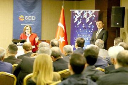 En önemli problemlerimizden birisiistihdama katılımın kalifiye olmaması