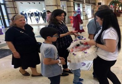 “En tatlı annelere kurabiye hediye”