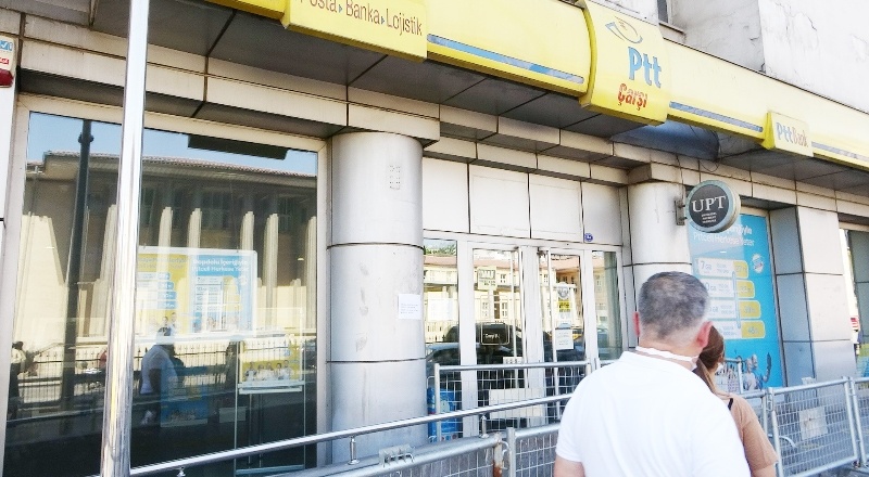 En yoğun PTT şubesi, virüs nedeniyle kapatıldı