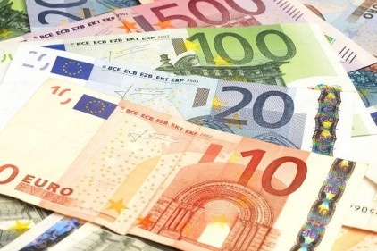 En yüksek aylık reel getiri Euro&#8217;da gerçekleşti