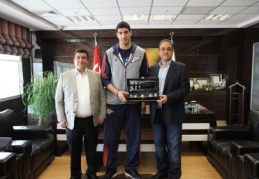 Enes Kanter Zirve’ye Konuk Oldu