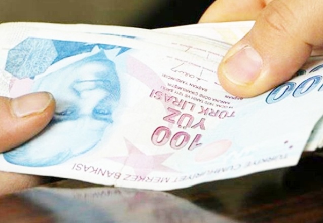 Enflasyon endişesi TL'yi vurdu