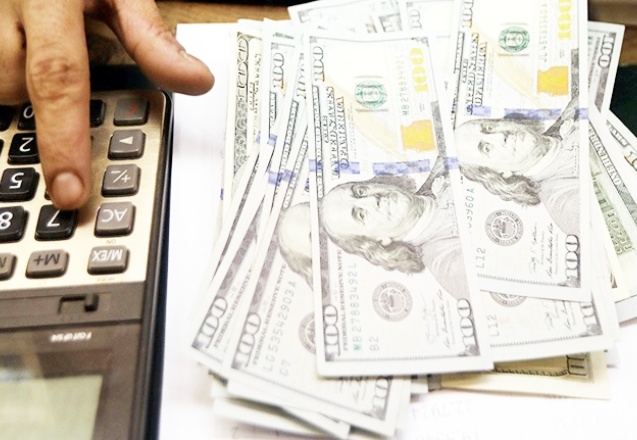 Enflasyonda endişeler yükselirken, dolar 17 TL sınırına dayandı