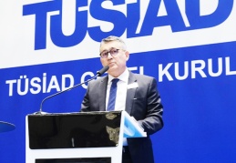 "Enflasyonla mücadele dünya faiz artırırken biz tersi bir politika izliyoruz"