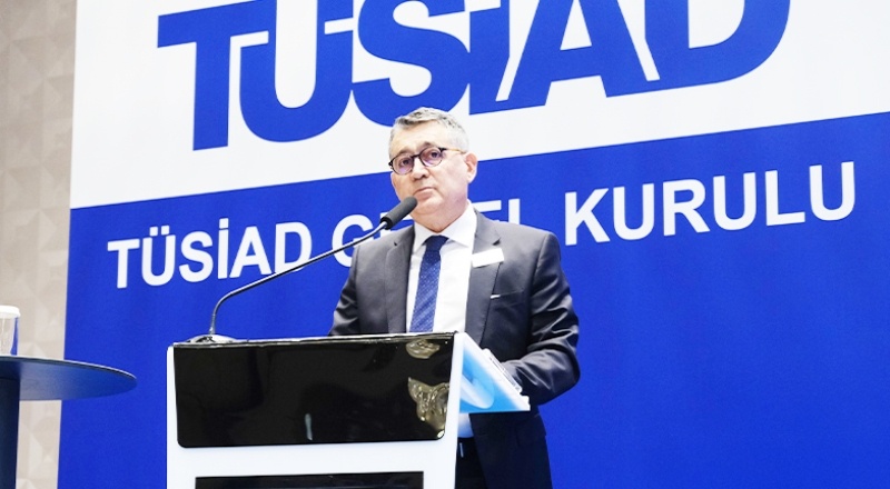 "Enflasyonla mücadele dünya faiz artırırken biz tersi bir politika izliyoruz"