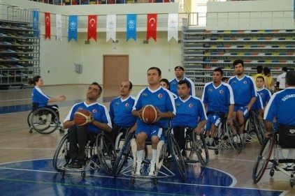 ENGELLE BASKETÇİLERİN GÖZÜ ZİRVEDE
