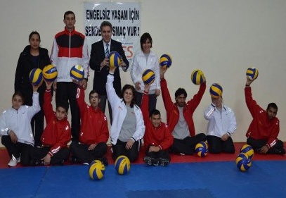 Engellerini sporla aşıyorlar 