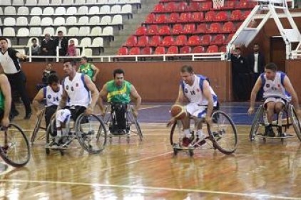 Engelli basketçiler ikinci yarıya iyi başladı 87 &#8211; 70
