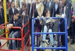 Engelli çocuklar oyun parkına kavuştu