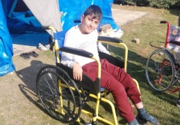 Engelli depremzedelere medikal malzeme desteği veriliyor