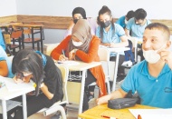 Engelli genç hayali olan akülü sandalyeye kavuştu