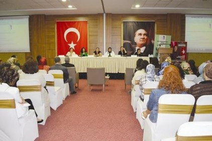 &#8220;Engelli Kadınlara Yönelik  Ayrımcılık ve Şiddet&#8221; ele alındı