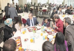 Engelli öğrencilerle biraraya geldi