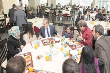 Engelli öğrencilerle biraraya geldi