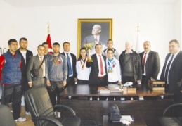 Engelli sporcular, Çelebi’den destek istediler. 