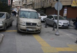 Engelli vatandaşa şoför engeli
