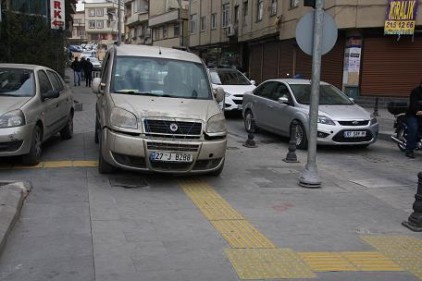 Engelli vatandaşa şoför engeli