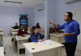 Engelliler için yapılan E-KPSS kursuna yoğun ilgi 