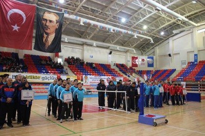 Engelliler, voleybol müsabakası düzenlendi