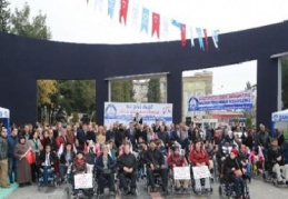 Engellilere 46 adet akülü ve manüel tekerlekli sandalye dağıtıldı