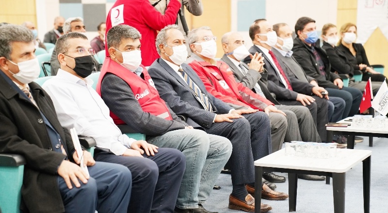 Engellilere, malzeme ve sandalye desteği sağlanıyor