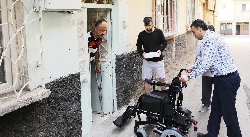 Engellileri hayata bağlıyorlar