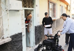 Engellileri hayata bağlıyorlar