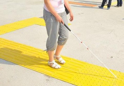 Engellilerin tüm sorunlarıyla ilgileniyor