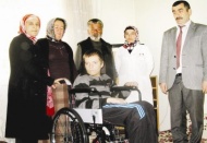 Engellinin tekerlekli sandalye sevinci