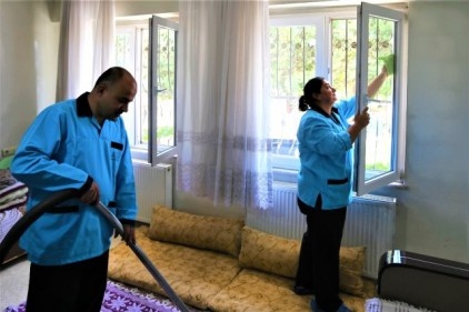 &#8220;Engelsiz Kent Gaziantep&#8221; anlayışı ile engellerin bakımı yapılıyor
