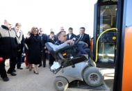“Engelsiz otobüse” binerek yolculuk yaptı