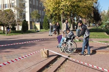 Engelsiz Yaşam Topluluğu, Empati Parkuru yaptı