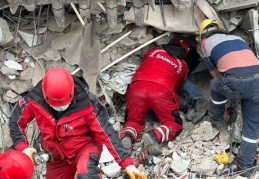 Enkaz altındaki kadını 105’inci saatte ŞAHKUT ekipleri kurtardı