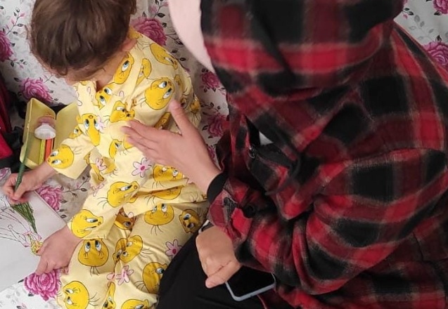 Enkazdan 106 saat sonra sağ çıkarılan Elif ilk isteği olan çantaya kavuştu