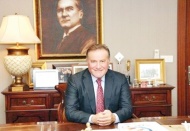 Enver Yücel, en yüksek halk oyu ile zirvede