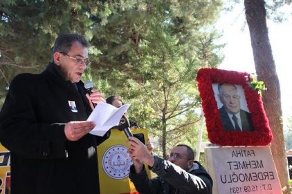 Erdemoğlu, mezarı başında anıldı
