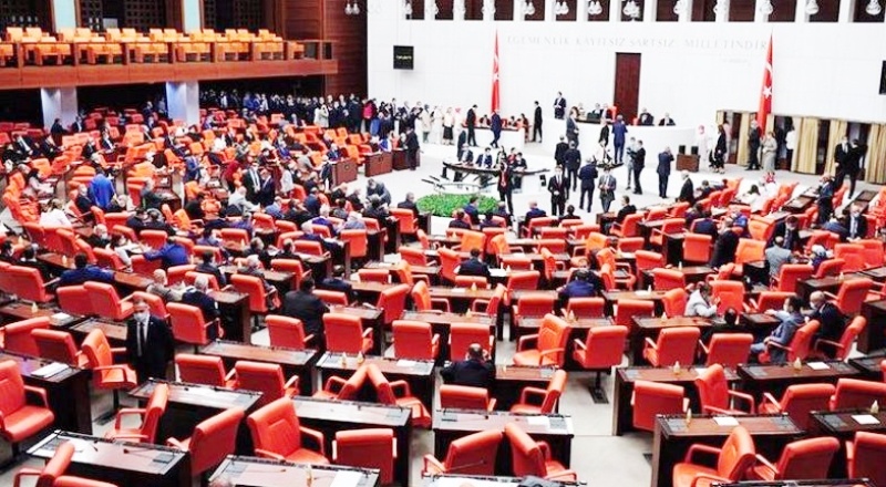 Erdoğan'a sınırsız TOKİ yetkisi önergesi yoklamaya takıldı: Böyle yasa mı olur?